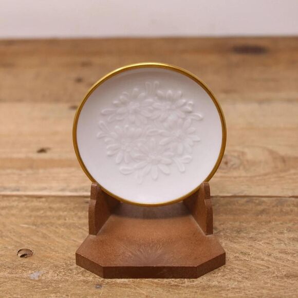 Miniature Swiss made White and gold floral dish - 3 inch |  Suisse Langenthal - Picture 3 of 6